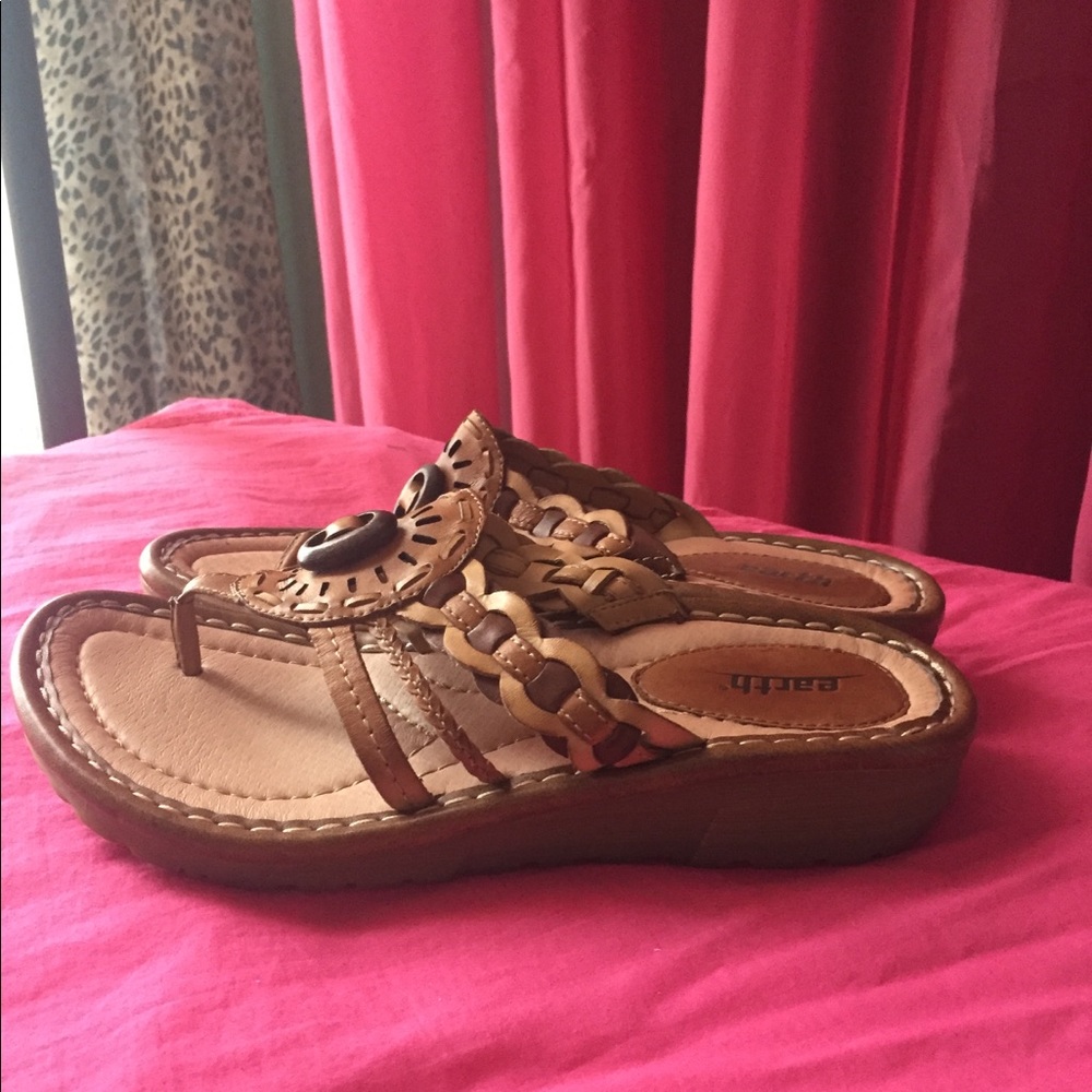 Earth Women’s Leather Sandals